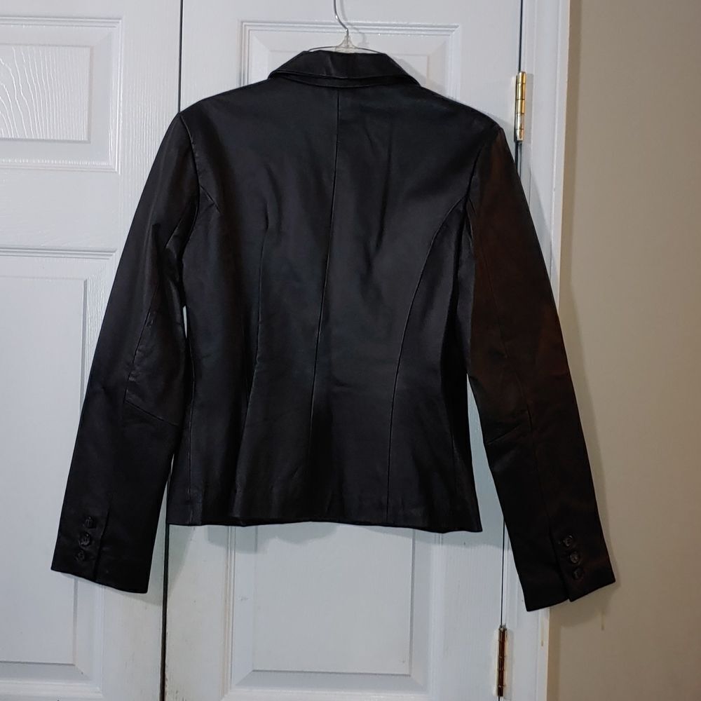 Colebrook fitted black 100% leather coat - Picture 5 of 7